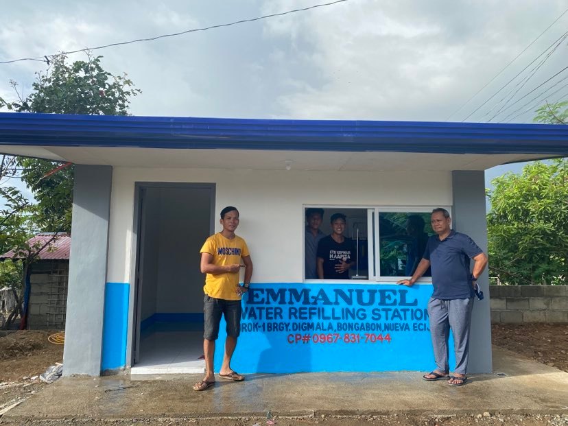 Water delivery helps resourceful Youth in the Philippines